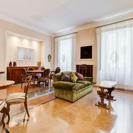 Tibullo - Classic & Elegant Rome Center Apartment ภายนอก รูปภาพ